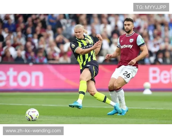 英超球员赛场脱裤子事件引发规则讨论